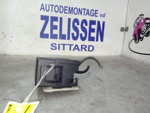 Używane Skrzynka bezpieczników Peugeot 207/207+ (WA/WC/WM) 1.4 16V Cena € 15,75 Procedura marży oferowane przez Zelissen V.O.F. autodemontage