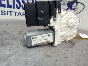 Gebruikte Raammotor Portier Volkswagen Golf V (1K1) 1.6 FSI 16V Prijs € 31,50 Margeregeling aangeboden door Zelissen V.O.F. autodemontage