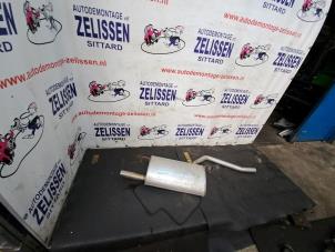 Begagnade Ljuddämpare, bak Toyota Avensis (T22) 1.6 16V Pris € 42,00 Marginaltabell erbjuds av Zelissen V.O.F. autodemontage
