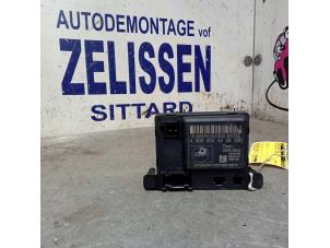 Używane Modul Comfort Volkswagen Crafter 2.5 TDI 30/32/35/46/50 Cena € 31,50 Procedura marży oferowane przez Zelissen V.O.F. autodemontage