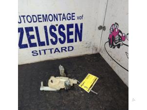 Gebruikte Kachelklep Motor Toyota Corolla (E12) 1.6 16V VVT-i Prijs € 26,25 Margeregeling aangeboden door Zelissen V.O.F. autodemontage