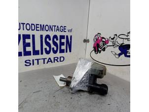 Begagnade Huvudcylinder Opel Calibra 2.0i 16V Ecotec Pris € 31,50 Marginaltabell erbjuds av Zelissen V.O.F. autodemontage