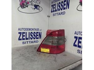 Begagnade Baklykta, vänster Mercedes ML I (163) 270 2.7 CDI 20V Pris € 99,75 Marginaltabell erbjuds av Zelissen V.O.F. autodemontage