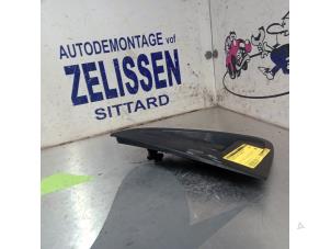 Używane Uchwyt drzwi prawych tylnych wersja 4-drzwiowa Chevrolet Spark (M300) 1.0 16V Bifuel Cena € 42,00 Procedura marży oferowane przez Zelissen V.O.F. autodemontage