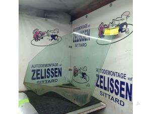 Używane Szyba drzwi lewych przednich wersja 4-drzwiowa BMW X3 (E83) 2.0d 16V Cena € 52,50 Procedura marży oferowane przez Zelissen V.O.F. autodemontage