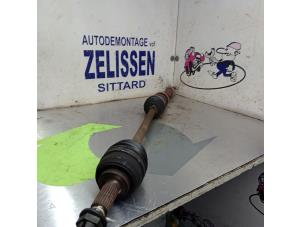 Używane Os napedowa prawy przód Renault Modus/Grand Modus (JP) 1.2 16V Quickshift Cena € 42,00 Procedura marży oferowane przez Zelissen V.O.F. autodemontage