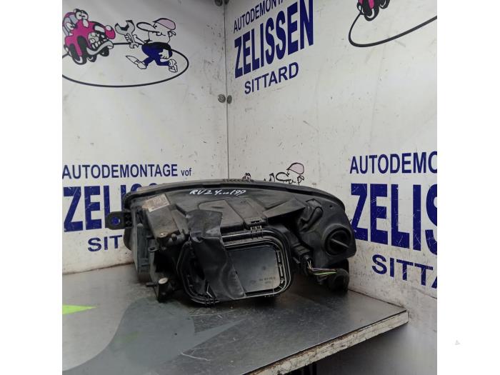 Strålkastare, höger från en Audi A6 Avant (C6) 2.0 TDI 16V 2007