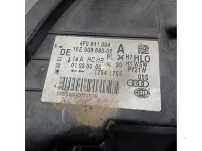 Strålkastare, höger från en Audi A6 Avant (C6) 2.0 TDI 16V 2007