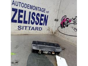 Używane Oswietlenie wewnetrzne przód Audi TT (8N3) 1.8 20V Turbo Cena € 73,50 Procedura marży oferowane przez Zelissen V.O.F. autodemontage