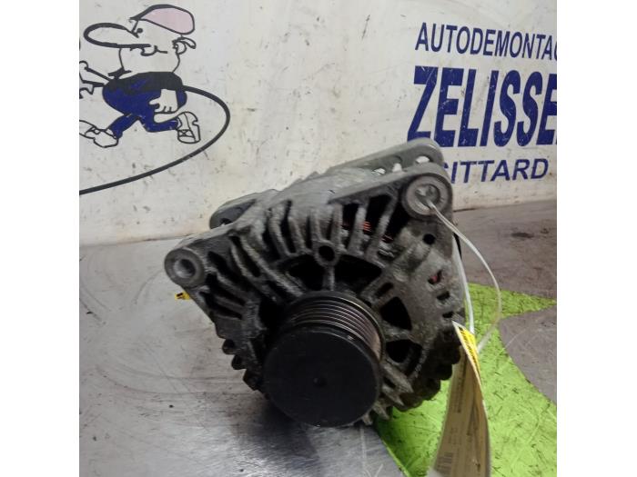 Dynamo från en Peugeot 206 (2A/C/H/J/S) 1.4 XR,XS,XT,Gentry 2000