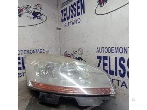 Używane Reflektor prawy Citroen C4 Grand Picasso (UA) 2.0 16V Autom. Cena € 84,00 Procedura marży oferowane przez Zelissen V.O.F. autodemontage