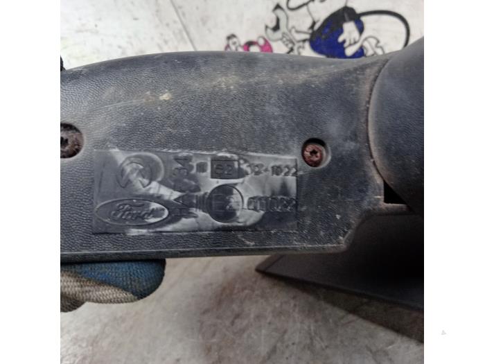 Skärmspegel, höger från en Ford Transit Connect 1.8 TDCi 90 2007