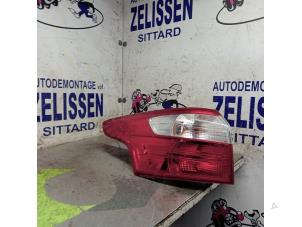 Gebruikte Achterlicht links Ford Focus 3 Wagon 1.0 Ti-VCT EcoBoost 12V 125 Prijs € 99,75 Margeregeling aangeboden door Zelissen V.O.F. autodemontage