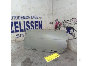 Używane Poduszka powietrzna prawa (deska rozdzielcza) Renault Master II (FD/HD) 2.5 dCi 16V 100 Cena € 78,75 Procedura marży oferowane przez Zelissen V.O.F. autodemontage