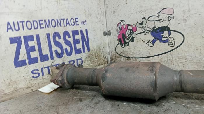 Katalytisk avgasrenare från en Mitsubishi Carisma 1.8 GDI 16V 1998