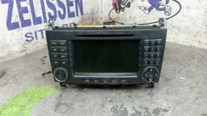 Gebruikte Navigatie Systeem Mercedes C Combi (S203) 2.2 C-220 CDI 16V Prijs € 204,75 Margeregeling aangeboden door Zelissen V.O.F. autodemontage