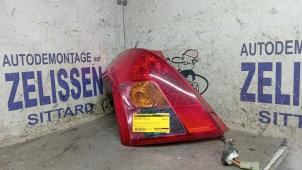 Begagnade Baklykta, vänster Suzuki Swift (ZA/ZC/ZD1/2/3/9) 1.3 VVT 16V Pris € 78,75 Marginaltabell erbjuds av Zelissen V.O.F. autodemontage