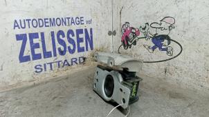 Używane Wspornik silnika Nissan Note (E11) 1.4 16V Cena € 31,50 Procedura marży oferowane przez Zelissen V.O.F. autodemontage