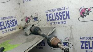 Begagnade Drivaxel, höger fram Opel Zafira (M75) 2.2 16V Direct Ecotec Pris € 42,00 Marginaltabell erbjuds av Zelissen V.O.F. autodemontage