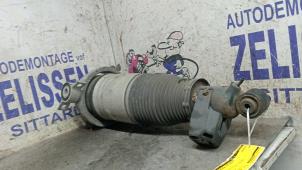 Gebruikte Veerpoot links-achter Porsche Cayenne (9PA) 4.8 V8 32V S Prijs € 393,75 Margeregeling aangeboden door Zelissen V.O.F. autodemontage