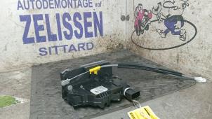 Begagnade Dörrlåsmekanism, 2-dörrars, höger Fiat Ducato (250) E-Ducato Pris € 131,25 Marginaltabell erbjuds av Zelissen V.O.F. autodemontage