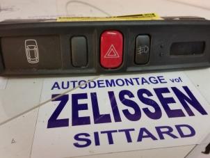 Używane Wyswietlacz wewnetrzny Alfa Romeo 145 (930A) 1.4 Twin Spark 16V Cena na żądanie oferowane przez Zelissen V.O.F. autodemontage