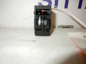 Begagnade Brytare, AIH strålkastare Audi A2 (8Z0) 1.4 16V Pris på förfrågan erbjuds av Zelissen V.O.F. autodemontage