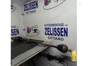 Gebruikte Aandrijfas links-voor Honda CRX (EG/EH) 1.6 ESi 16V Prijs € 42,00 Margeregeling aangeboden door Zelissen V.O.F. autodemontage