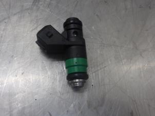 Gebruikte Injector (benzine injectie) Dacia Logan Prijs op aanvraag aangeboden door Bongers Auto-Onderdelen Zeeland