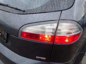 Begagnade Baklykta, höger Ford S-Max (GBW) 2.0 TDCi 16V 130 Pris på förfrågan erbjuds av Bongers Auto-Onderdelen Zeeland