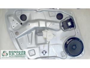 Gebruikte Comfort Module Mercedes ML II (164/4JG) 3.0 ML-350 CDI 4-Matic V6 24V Prijs op aanvraag aangeboden door Bongers Auto-Onderdelen Zeeland