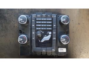 Gebruikte Regelunit Multi Media Volvo V60 I (FW/GW) 2.0 D3 20V Prijs op aanvraag aangeboden door Bongers Auto-Onderdelen Zeeland