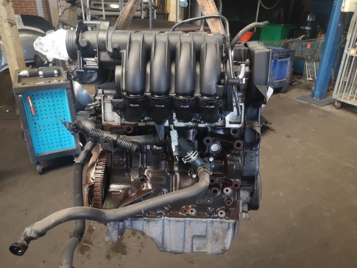 Motor van een Peugeot 307 SW (3H) 1.6 16V 2006