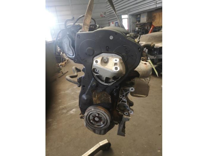 Motor van een Peugeot 307 SW (3H) 1.6 16V 2006