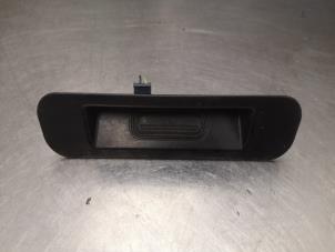 Gebruikte Handgreep Achterklep Opel Zafira Prijs op aanvraag aangeboden door Bongers Auto-Onderdelen Zeeland