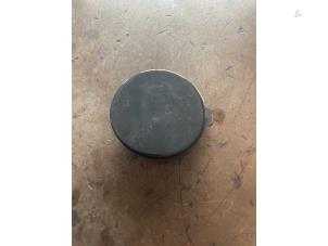 Gebruikte Afdekkap Sleepoog voor Ford Fiesta 6 (JA8) 1.0 EcoBoost 12V 125 Prijs op aanvraag aangeboden door Bongers Auto-Onderdelen Zeeland