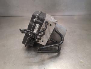 Begagnade ABS-pump Audi A4 Avant Quattro (B7) 3.0 TDI V6 24V Pris på förfrågan erbjuds av Bongers Auto-Onderdelen Zeeland