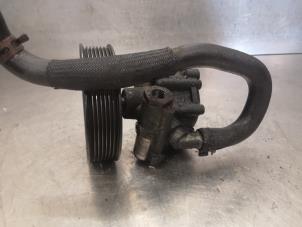 Begagnade Servostyrningspump Renault Trafic New (FL) 2.0 dCi 16V 115 Pris på förfrågan erbjuds av Bongers Auto-Onderdelen Zeeland