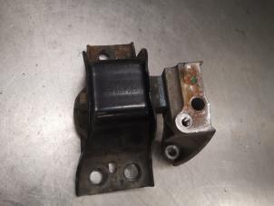 Używane Wspornik silnika Nissan Micra C+C (K12) 1.4 16V Cena na żądanie oferowane przez Bongers Auto-Onderdelen Zeeland