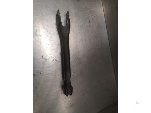 Gebruikte Draagarm boven links-achter Mercedes C Estate (S204) 2.2 C-180 CDI 16V BlueEFFICIENCY Prijs op aanvraag aangeboden door Bongers Auto-Onderdelen Zeeland