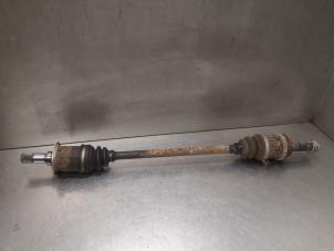 Begagnade Drivaxel, höger bak Honda CR-V (RD1/3) 2.0i 16V VTEC Pris på förfrågan erbjuds av Bongers Auto-Onderdelen Zeeland