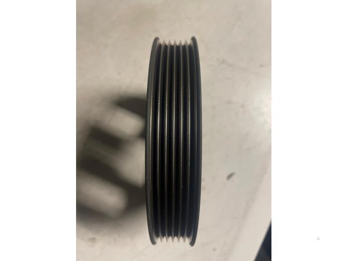 Remskiva, vevaxel från en Kia Cee'd Sportswagon (JDC5) 1.6 GDI 16V 2013