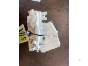 Gebruikte Deurslot Mechaniek 4Deurs rechts-voor Mercedes R (W251) 5.0 500 V8 32V 4-Matic Prijs op aanvraag aangeboden door Bongers Auto-Onderdelen Zeeland