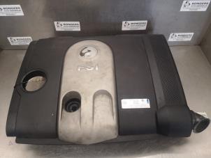 Begagnade Motorkåpa Volkswagen Touran (1T1/T2) 1.6 FSI 16V Pris på förfrågan erbjuds av Bongers Auto-Onderdelen Zeeland