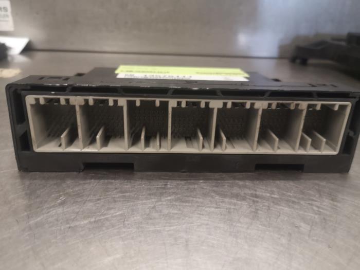 BCM van een Opel Insignia 2.8 V6 Turbo 24V 4x4 OPC Ecotec 2011