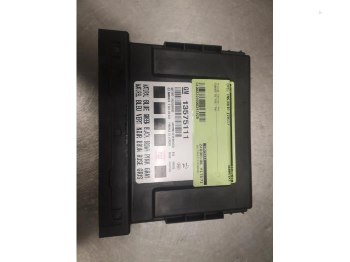 BCM van een Opel Insignia 2.8 V6 Turbo 24V 4x4 OPC Ecotec 2011