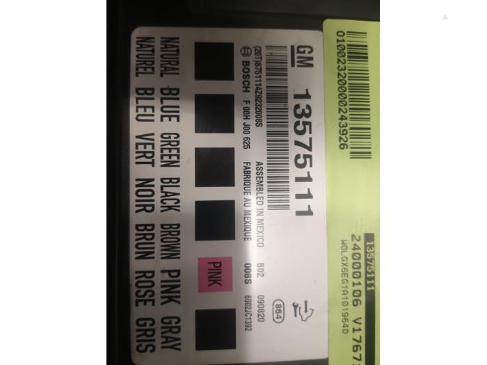 BCM van een Opel Insignia 2.8 V6 Turbo 24V 4x4 OPC Ecotec 2011