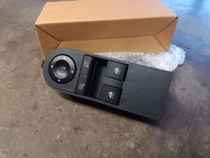 Nieuwe Elektrisch Raam Schakelaar Opel Astra H (L48) 1.6 16V Twinport Prijs € 48,40 Inclusief btw aangeboden door Bongers Auto-Onderdelen Zeeland