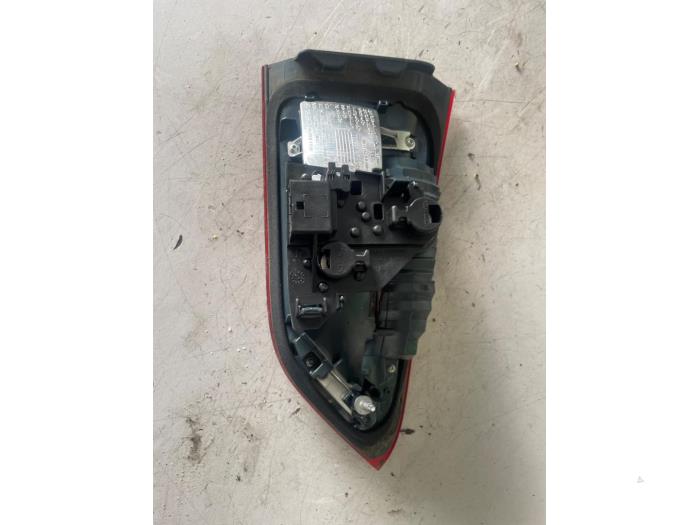 Baklykta, höger från en BMW X1 (F48) sDrive 16d 1.5 12V TwinPower 2019