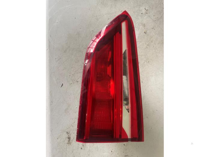 Baklykta, höger från en BMW X1 (F48) sDrive 16d 1.5 12V TwinPower 2019